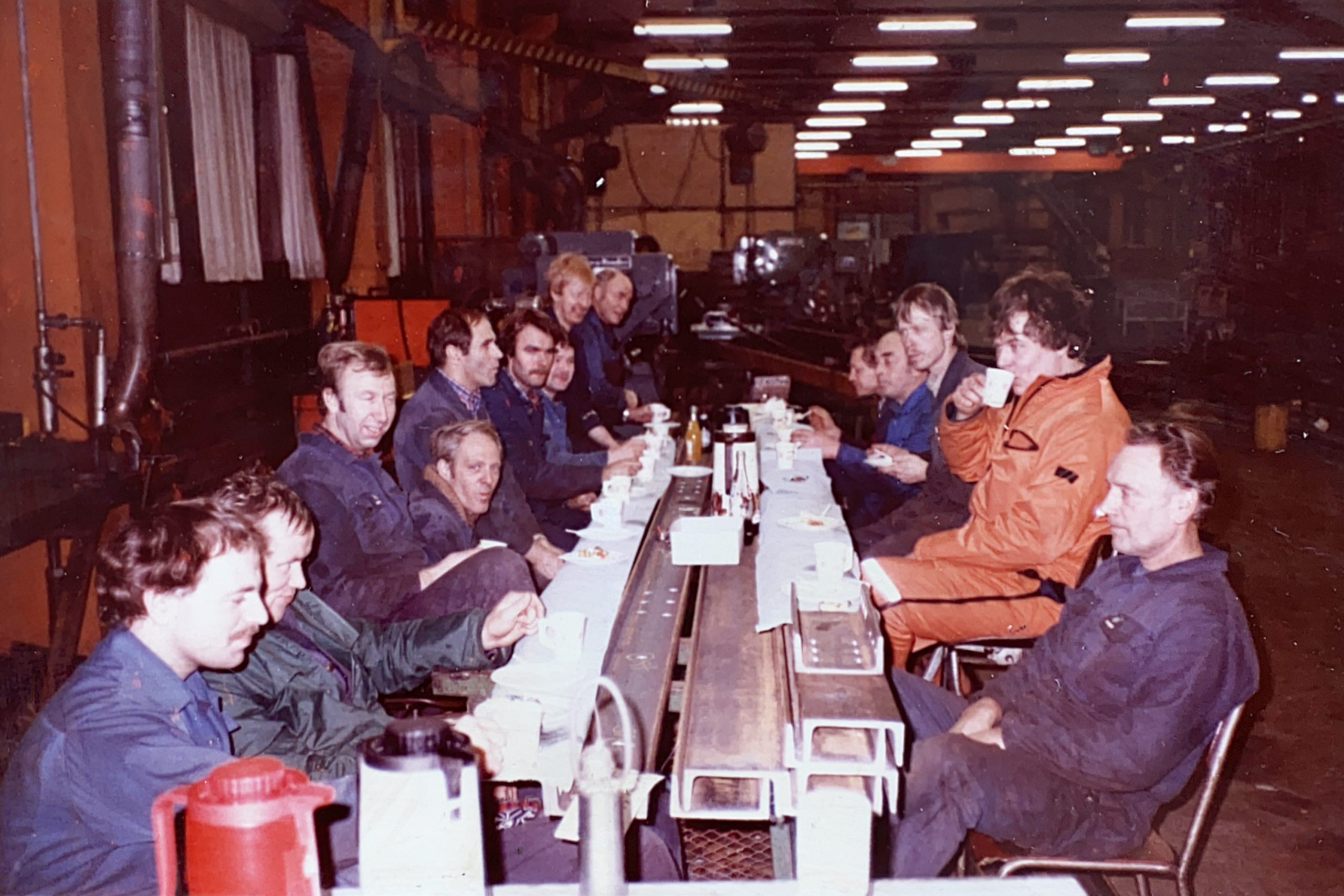 Lunsjpause i fabrikken på 80-talet