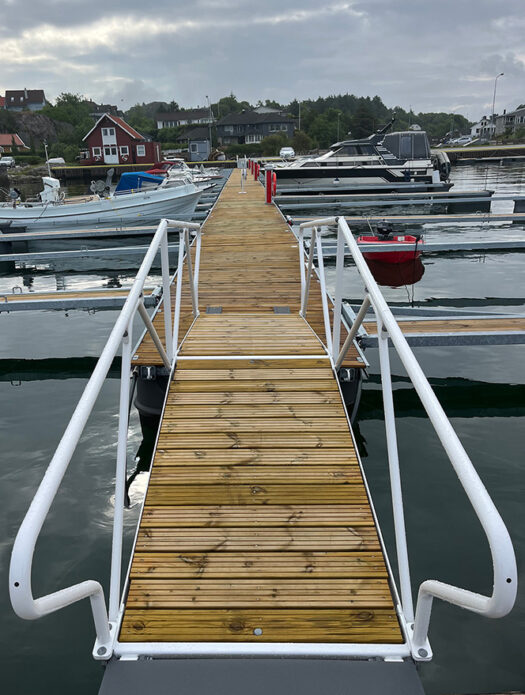 Leddet landgang - Sirevåg Havn.