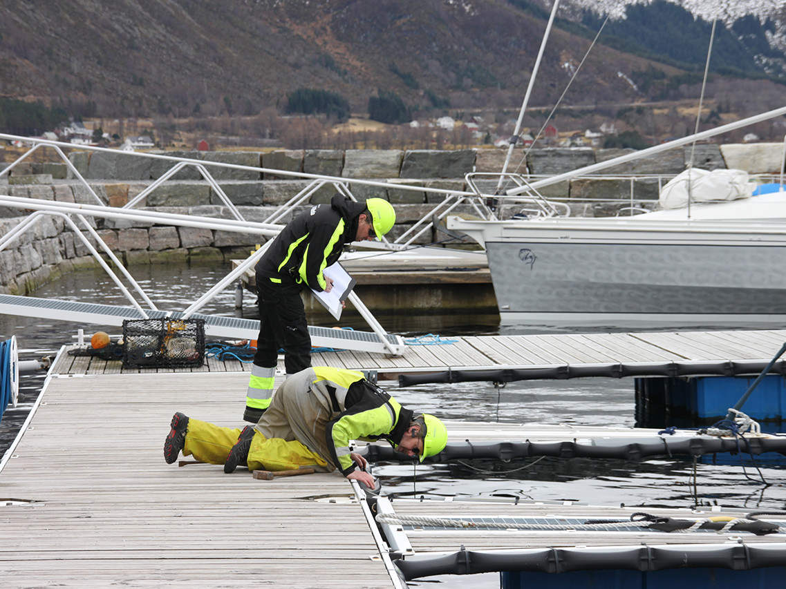 Service og vedlikehold på marina
